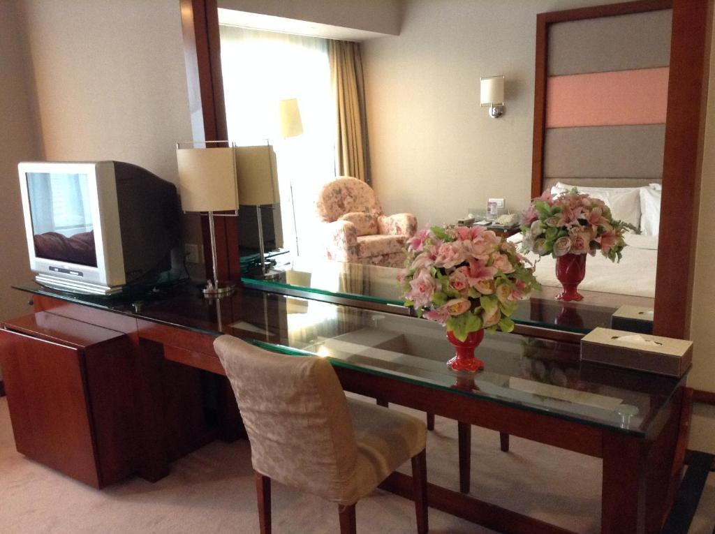 New Times Hotel Shenzhen Railway Station Esterno foto