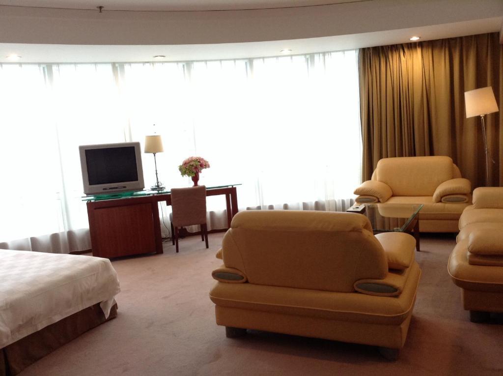 New Times Hotel Shenzhen Railway Station Esterno foto