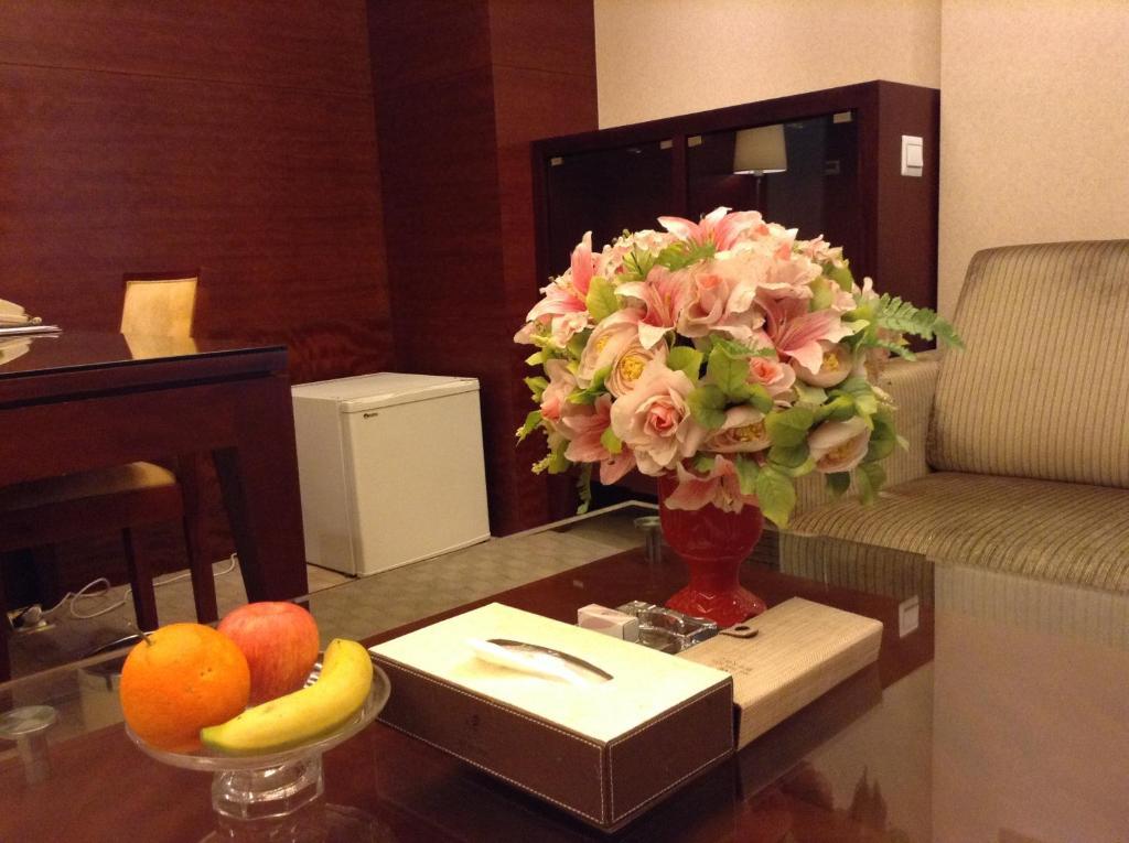 New Times Hotel Shenzhen Railway Station Esterno foto