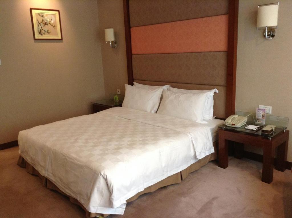 New Times Hotel Shenzhen Railway Station Esterno foto