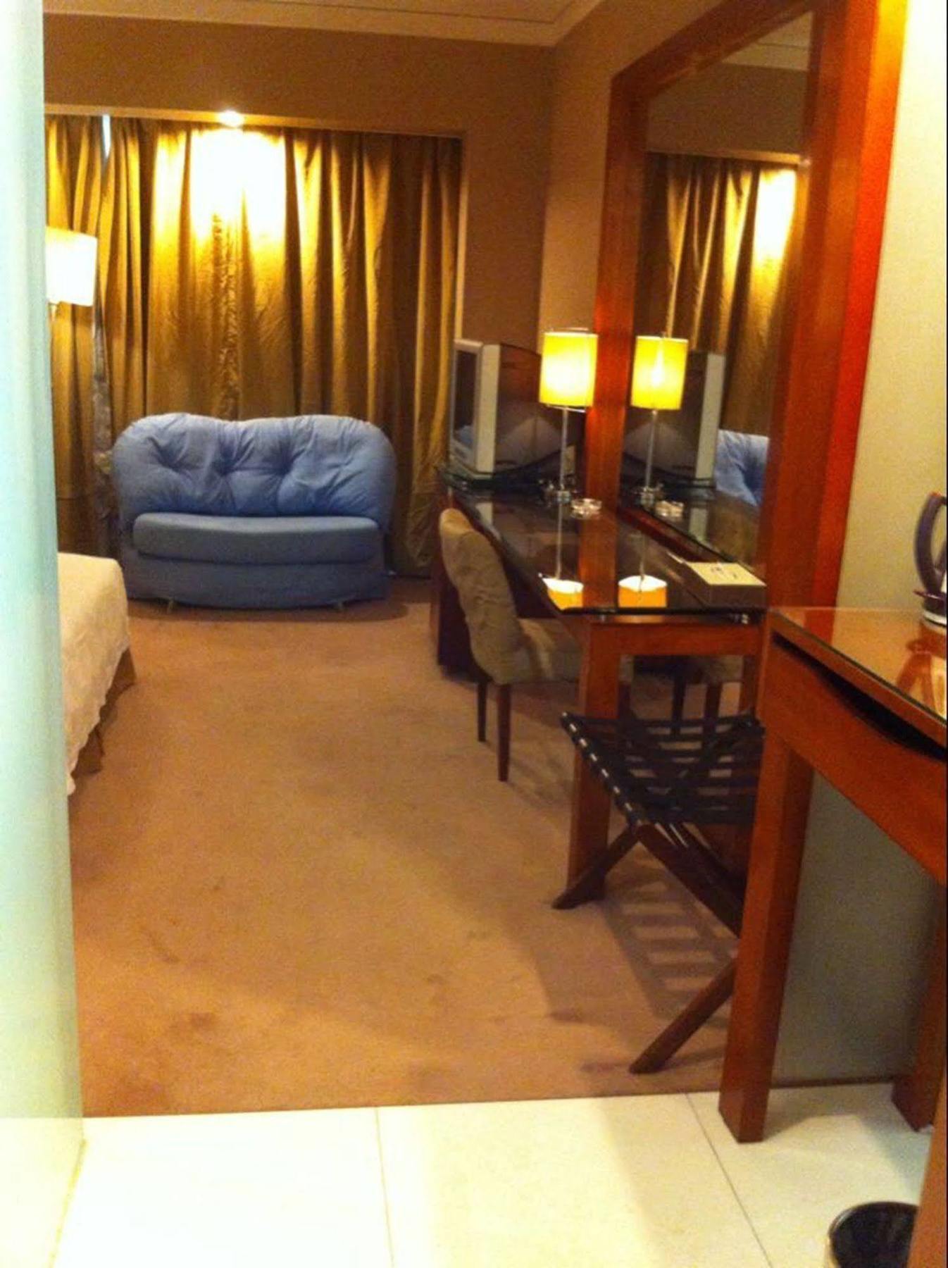 New Times Hotel Shenzhen Railway Station Esterno foto