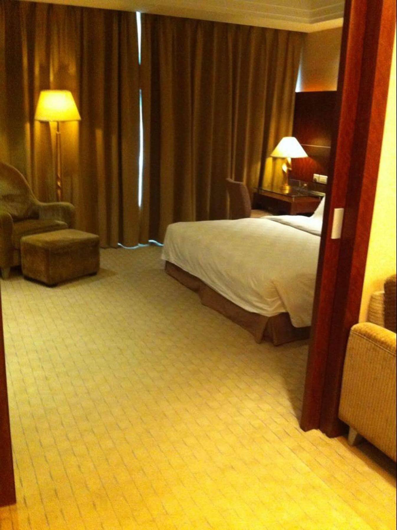 New Times Hotel Shenzhen Railway Station Esterno foto