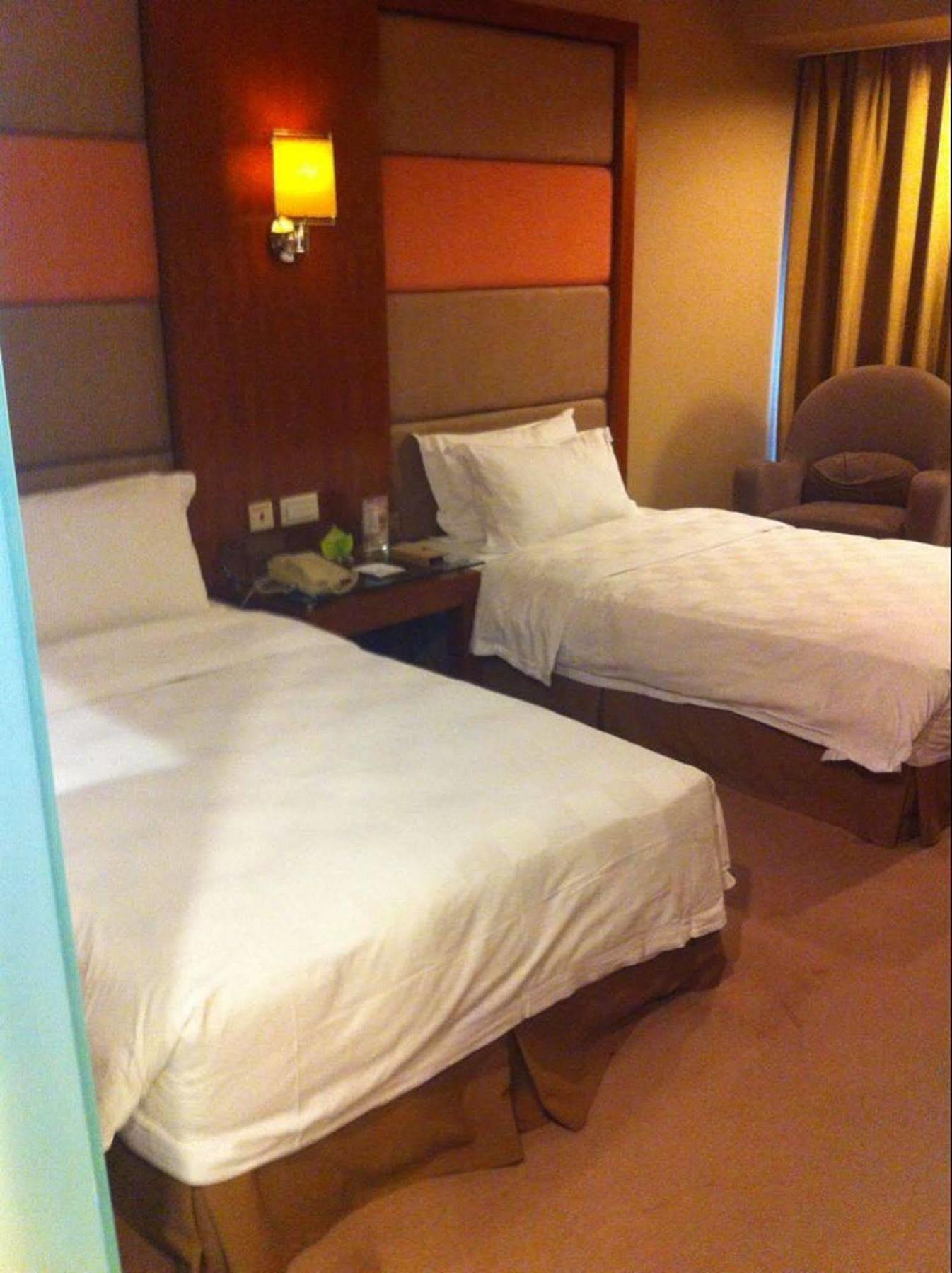 New Times Hotel Shenzhen Railway Station Esterno foto