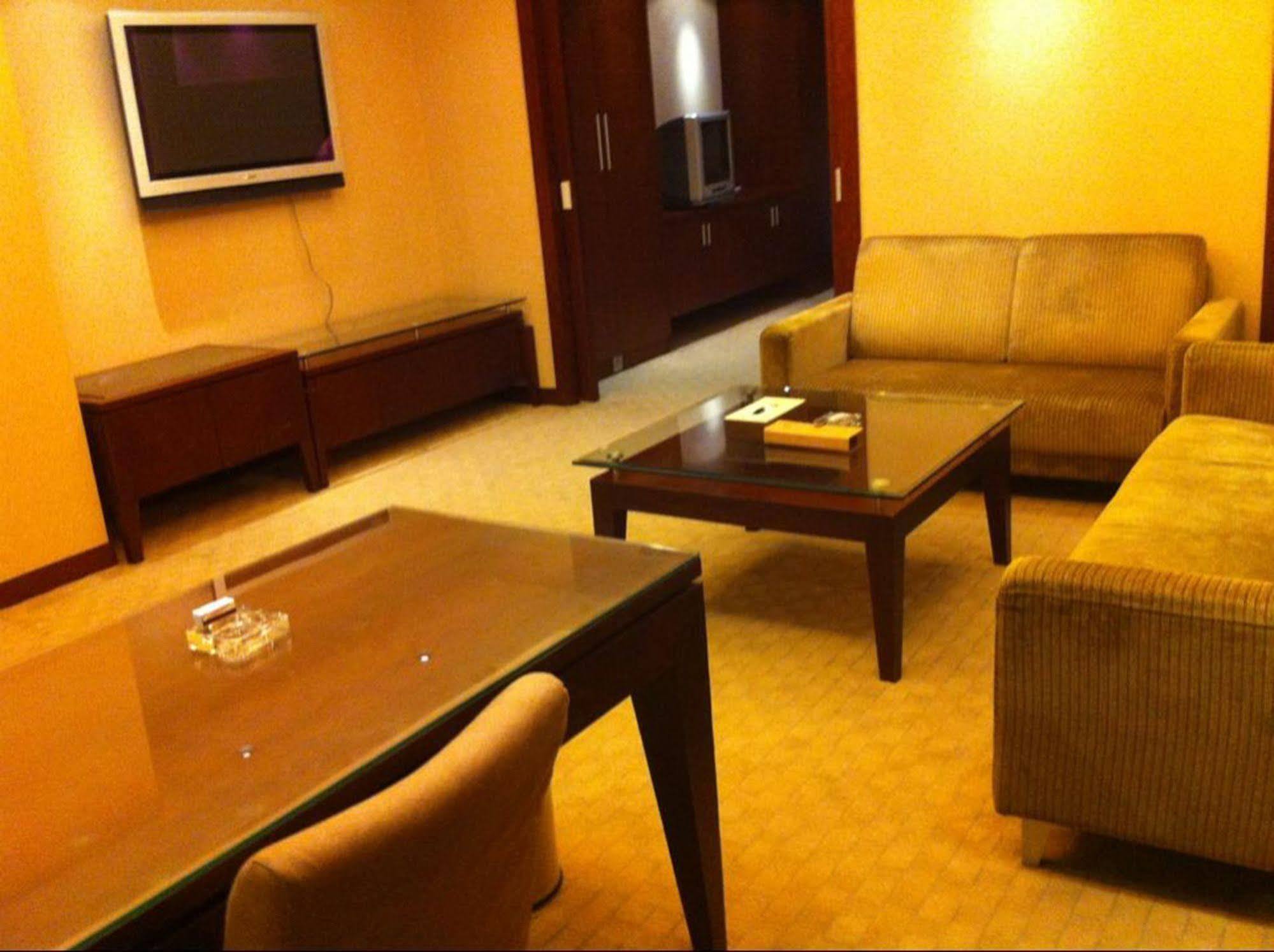 New Times Hotel Shenzhen Railway Station Esterno foto