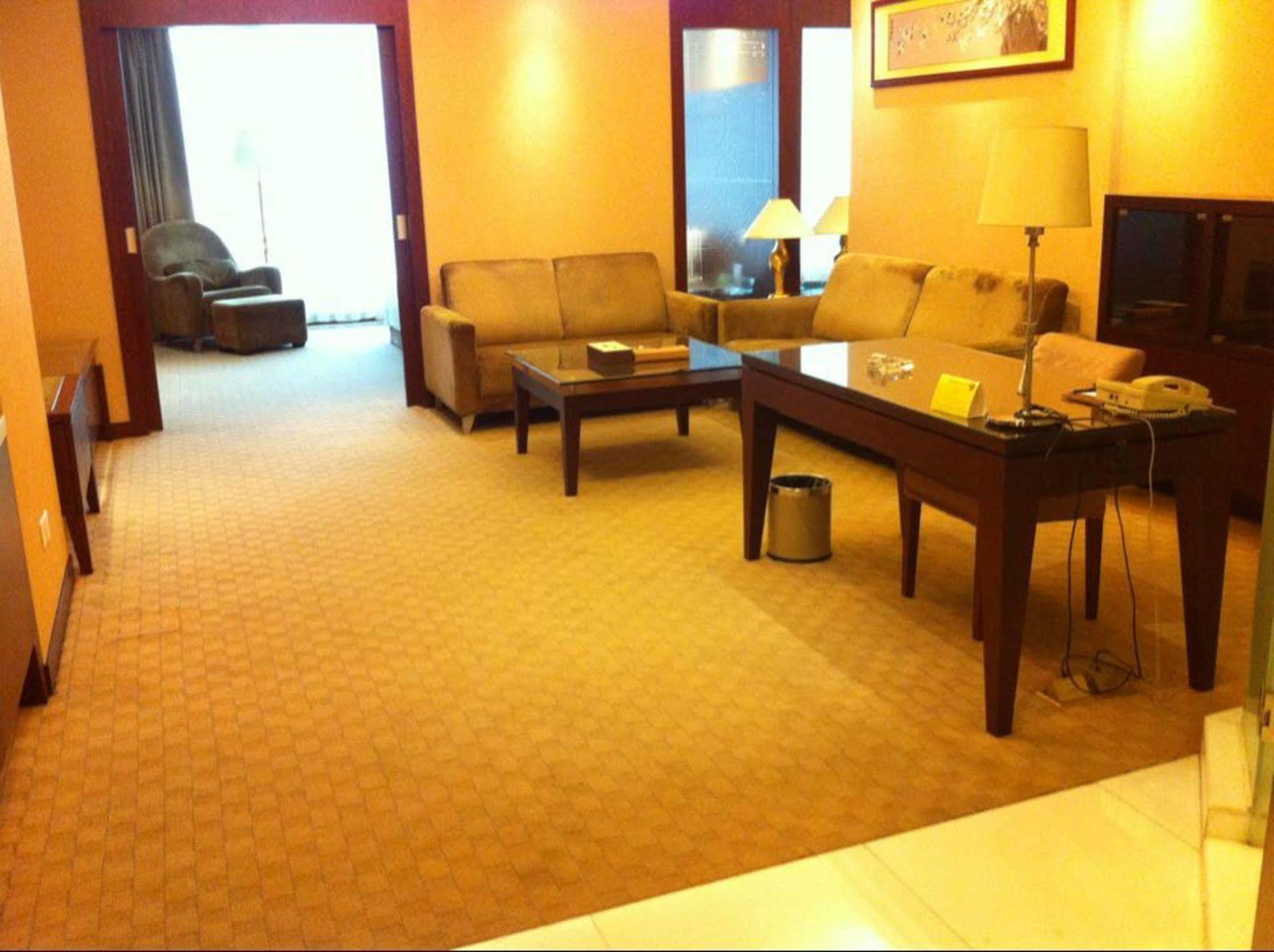 New Times Hotel Shenzhen Railway Station Esterno foto